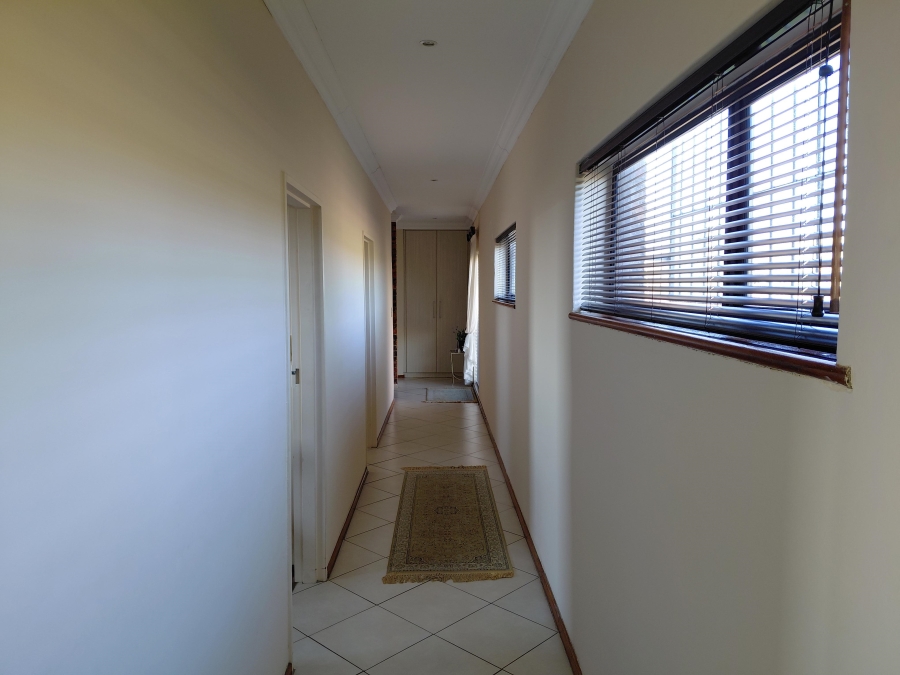 5 Bedroom Property for Sale in Heuwelkruin Eastern Cape